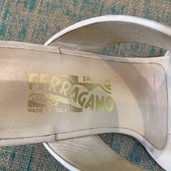 Ferragamo white and gold sandal heels - Picture 3 of 4